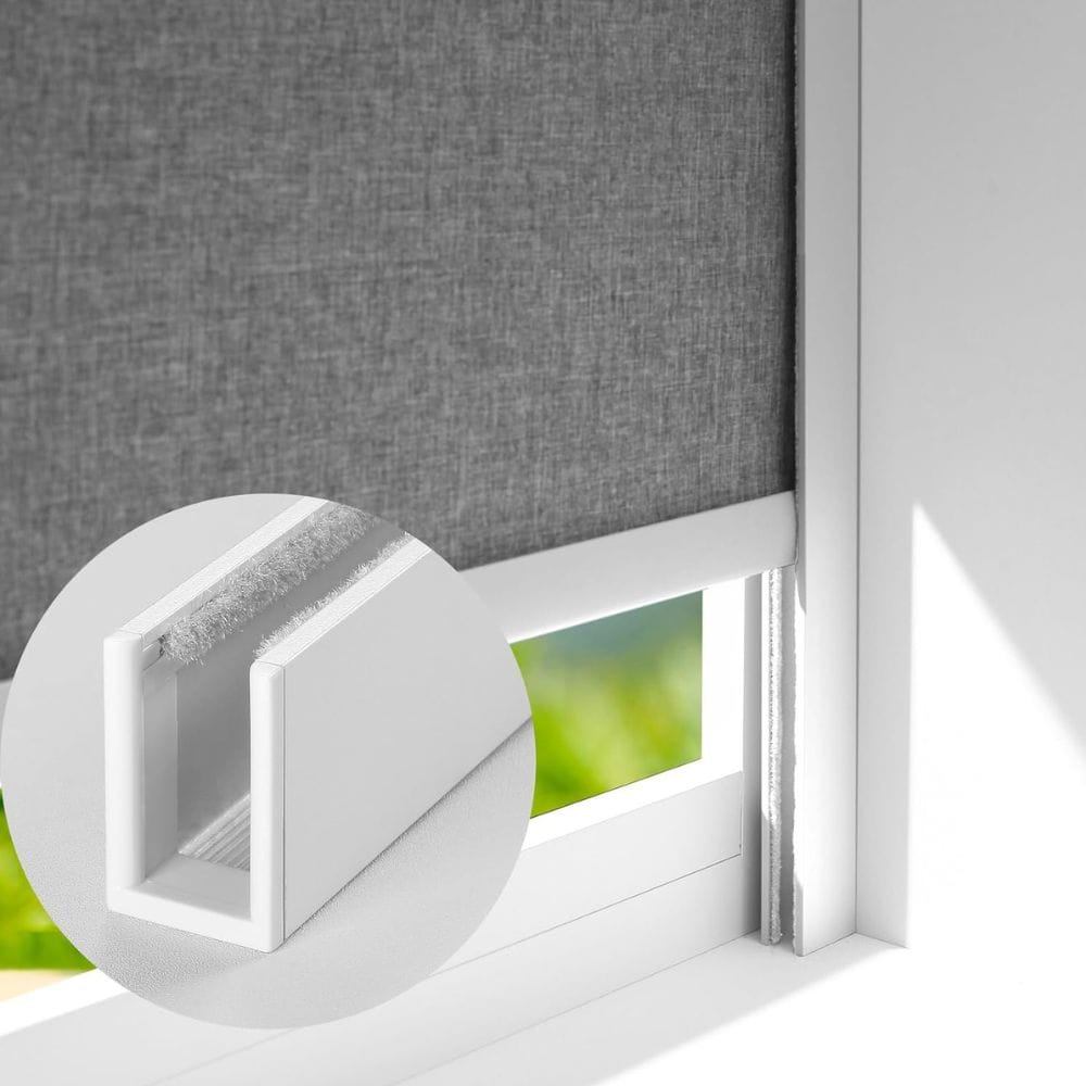 Gu&iacute;as laterales que sellan la luz en la ventana de techo
