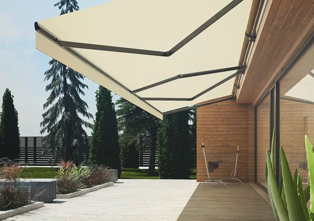 Toldo de brazo invisible motorizado